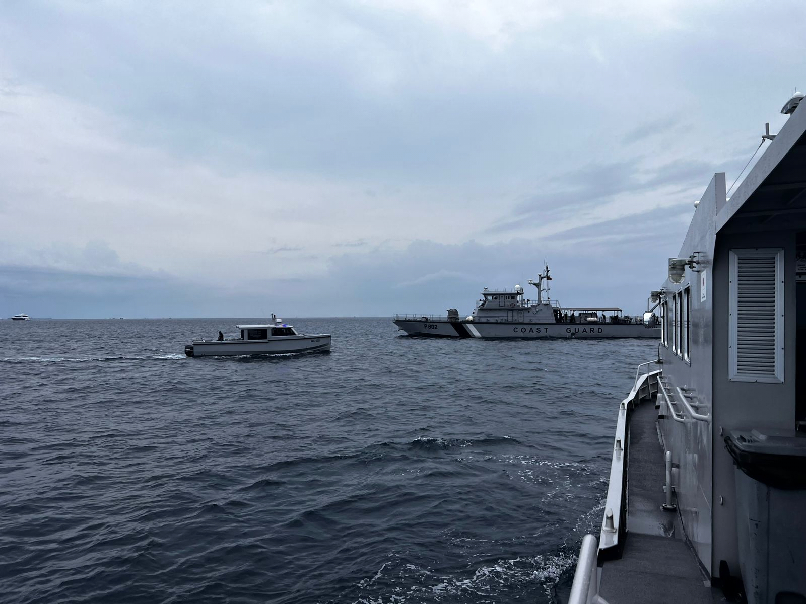 maldives three expert finnish divers arrive to search for the bodies of the italians