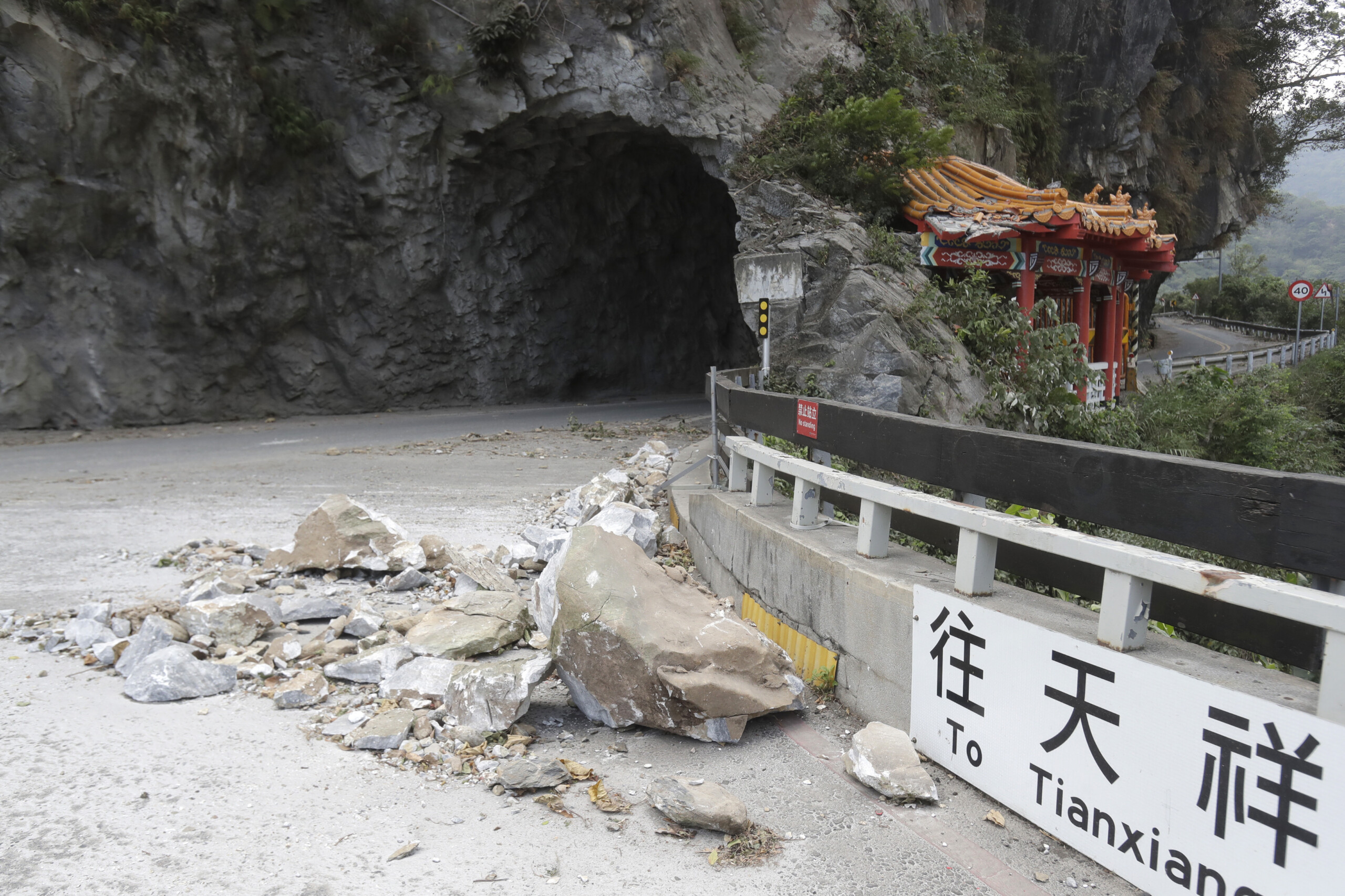 china 5 2 magnitude earthquake in guangxi 2 dead and one missing scaled