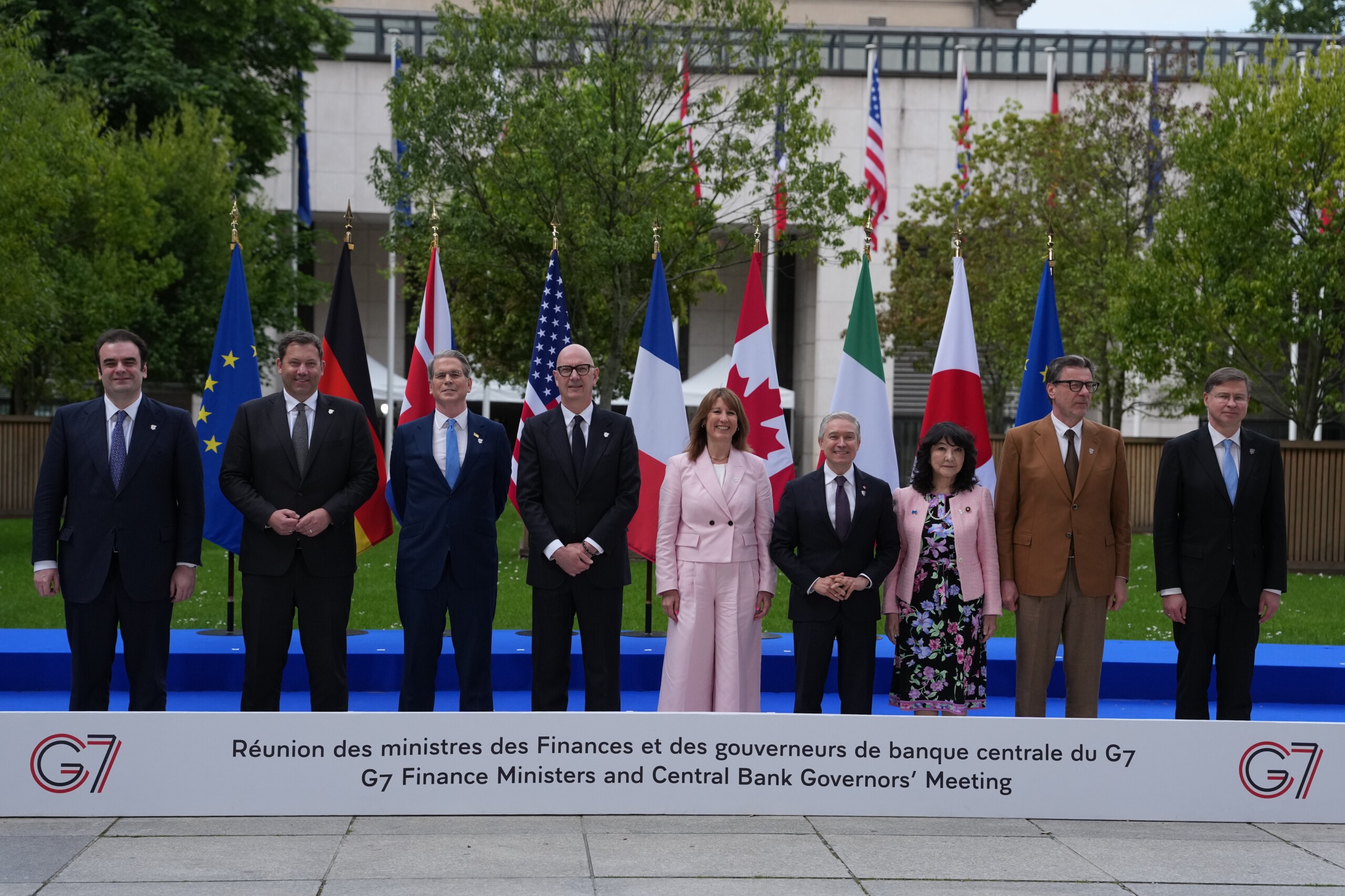 g7 finance ministers reopen the strait of hormuz and end the war in iran scaled