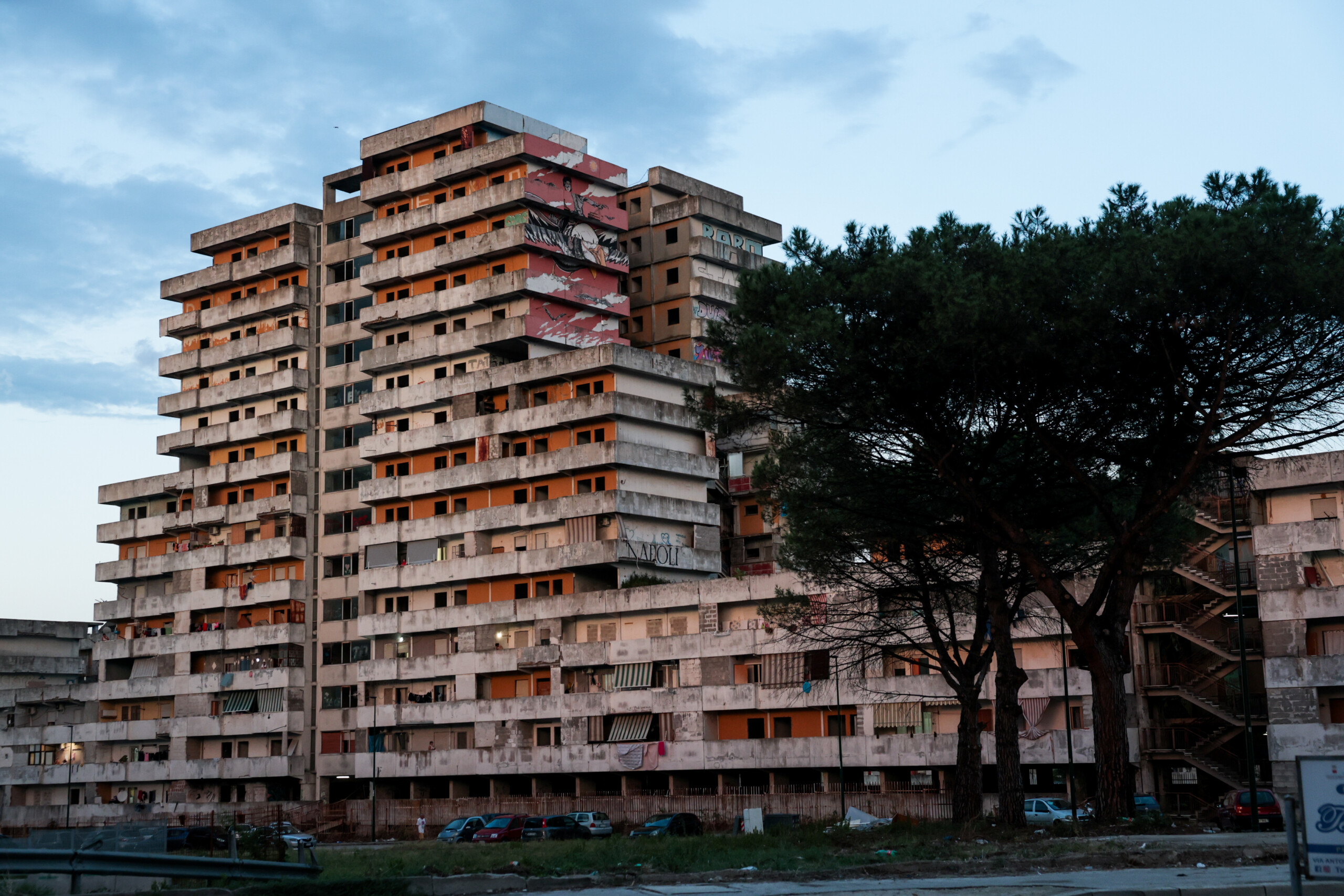 naples part of the vela rossa in scampia collapses the building was unoccupied scaled