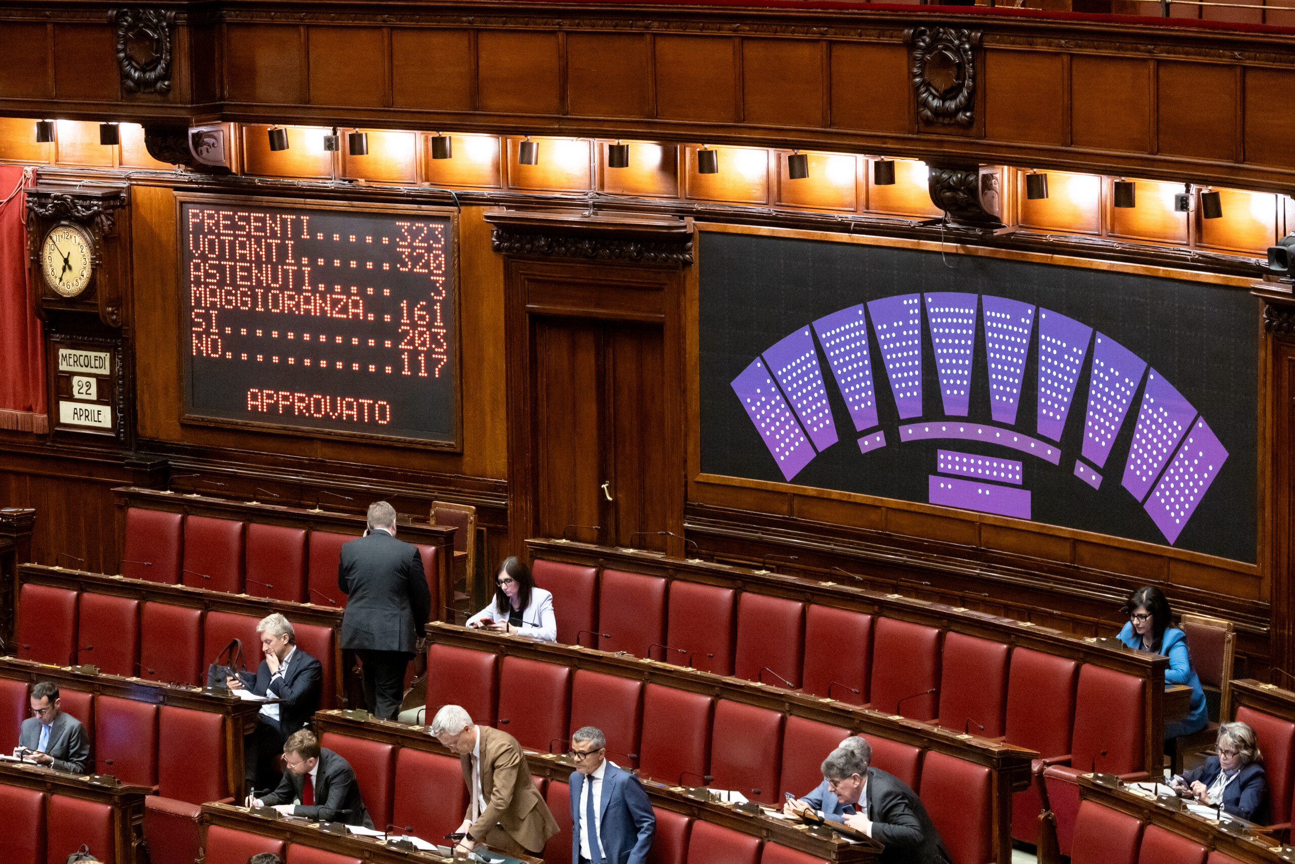 tax bill house of commons passes confidence vote with 169 in favour and 93 against scaled