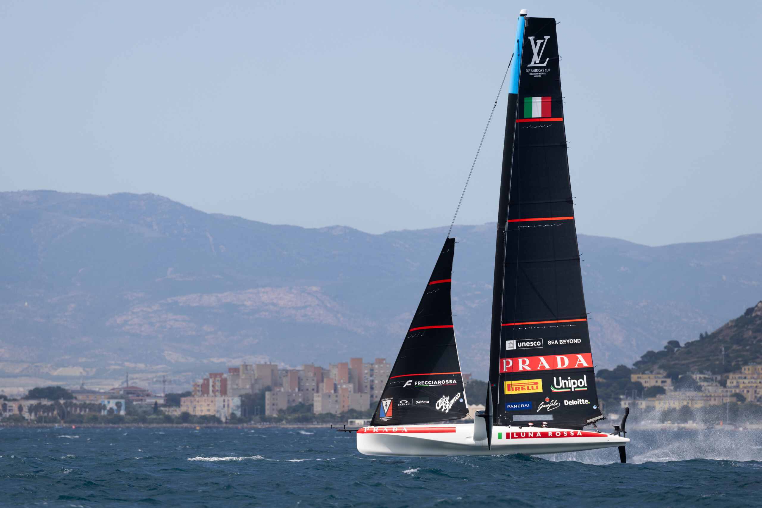 americas cup luna rossa beats new zealand in cagliari scaled