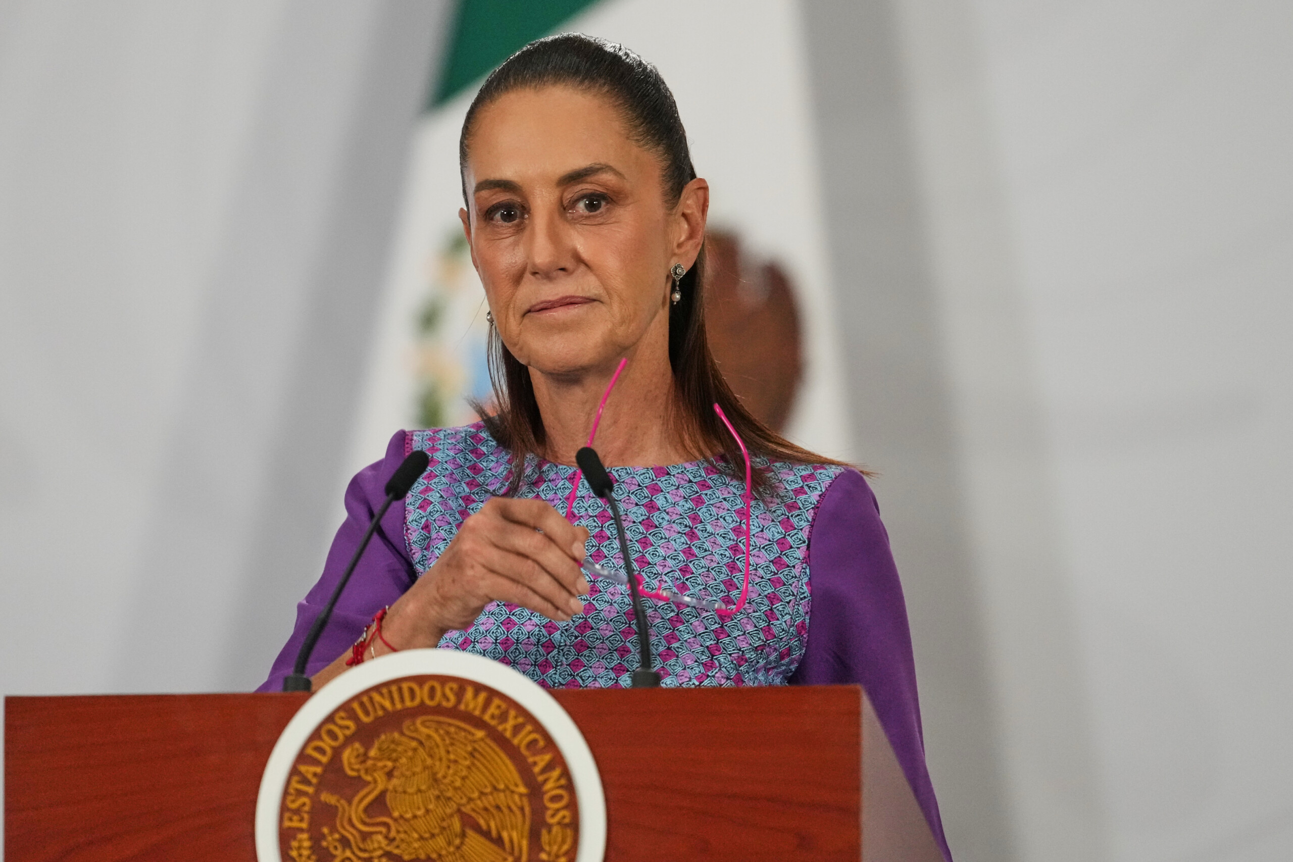 2026 world cup sheinbaum iran will train in mexico but the matches will remain in the us scaled