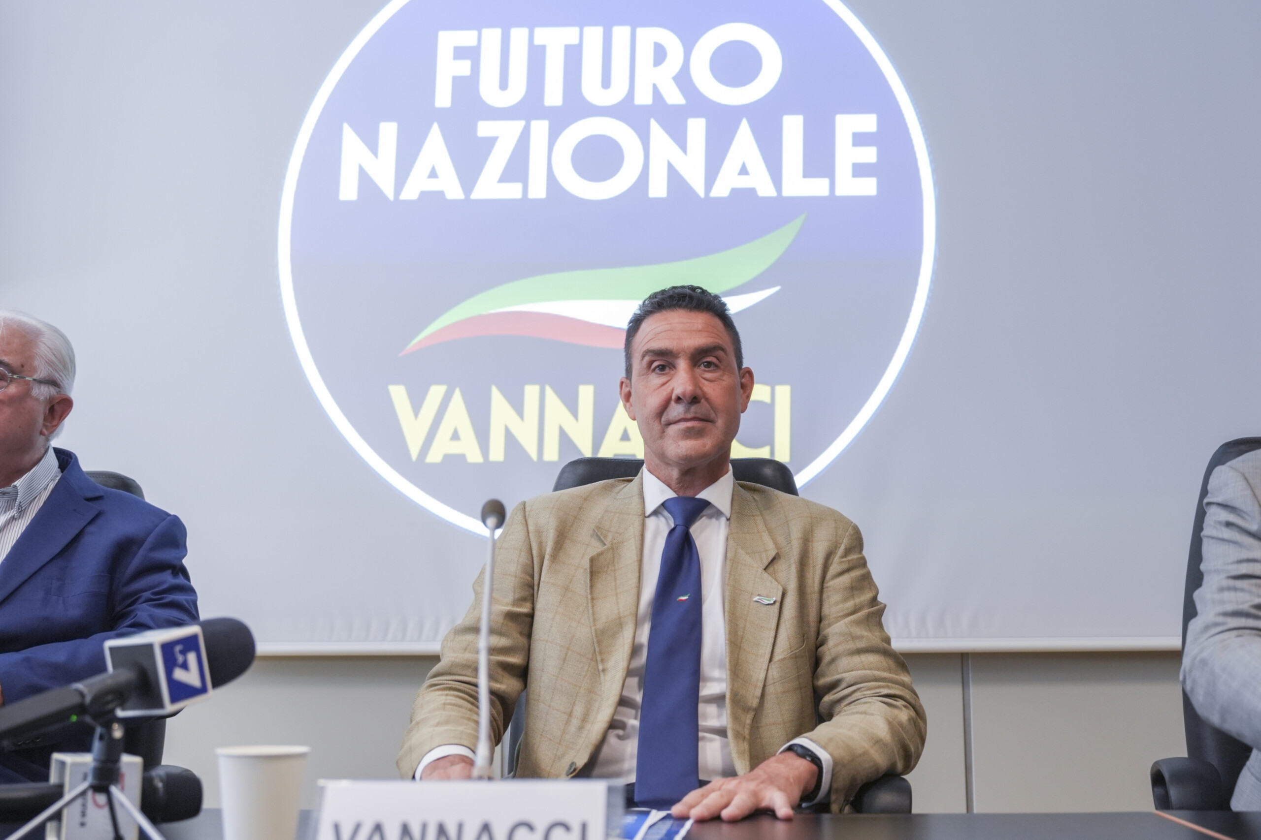 fi vannacci what role does m berlusconi play is the party controlled by the media scaled