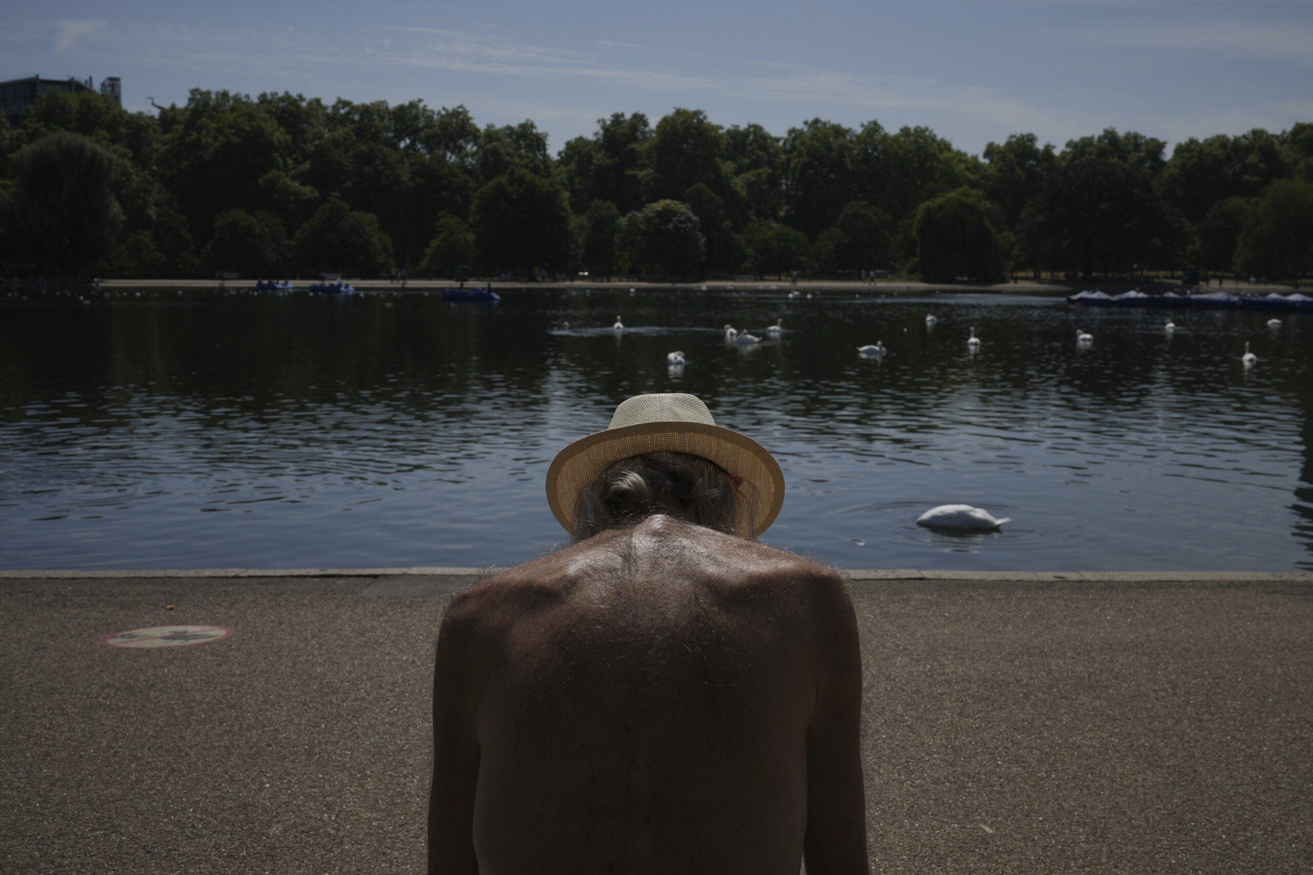 united kingdom tropical night in london 13 year old found dead in reservoir scaled