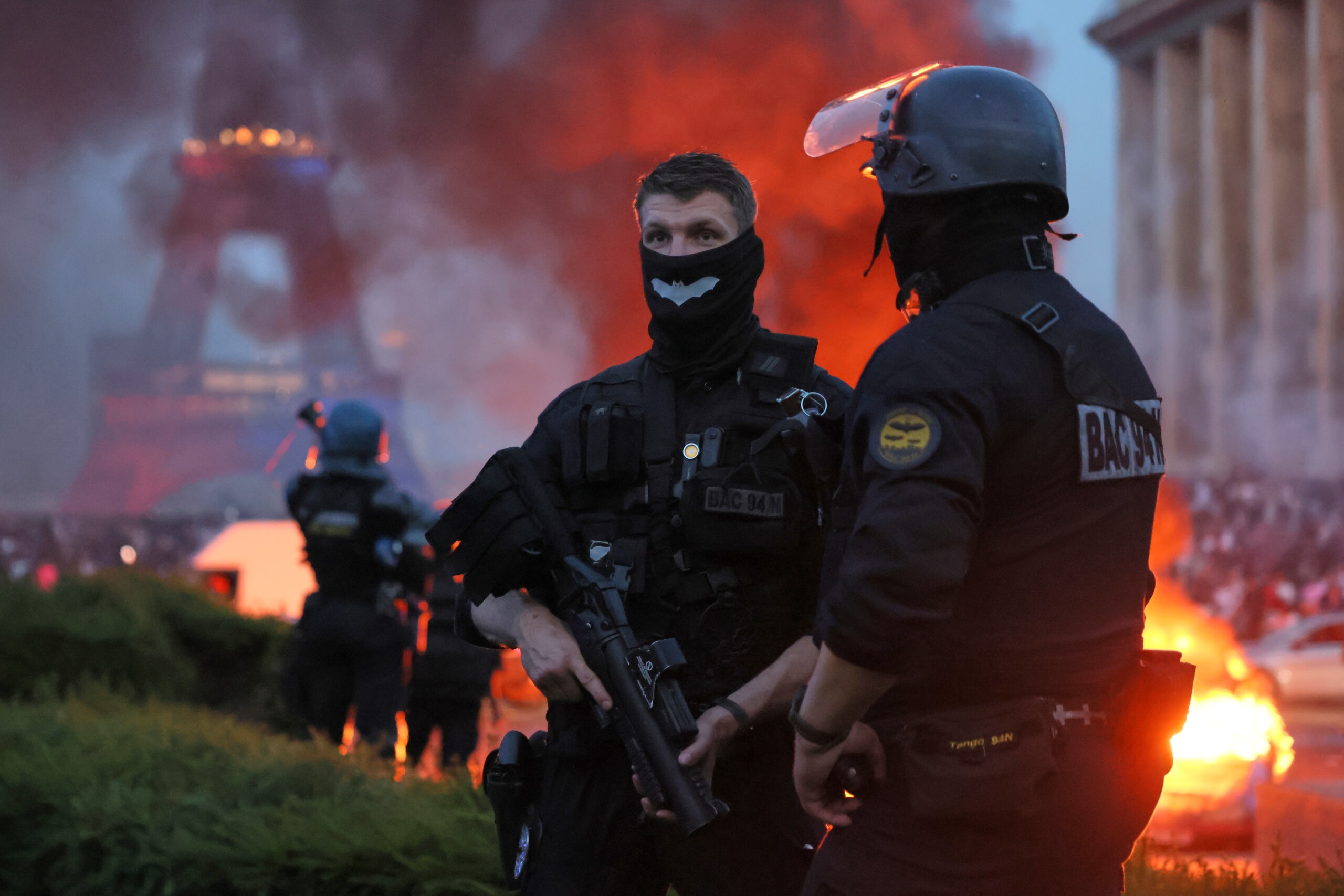 champions league night of clashes in paris during psg celebrations over 400 detained scaled