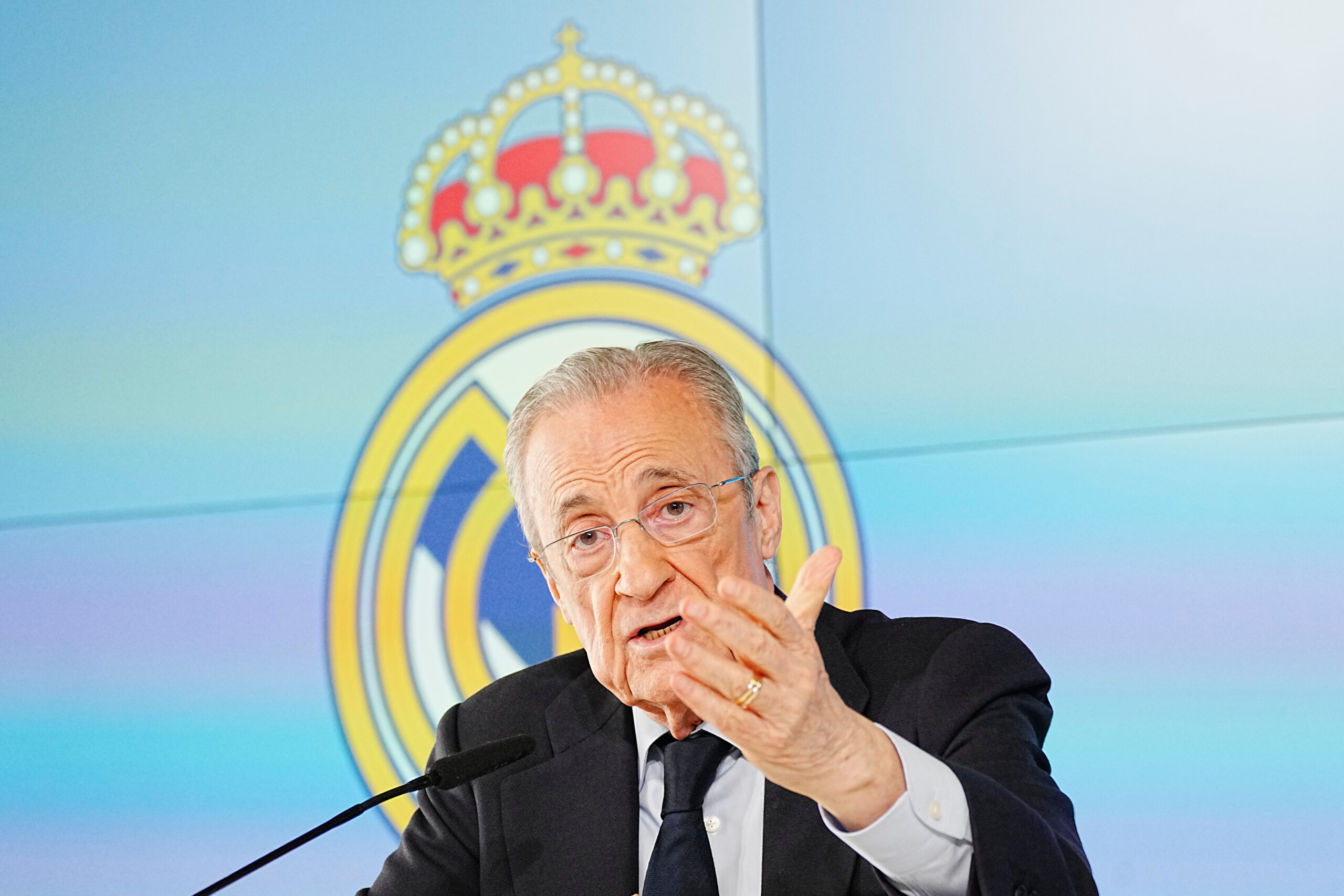 football florentino perez announces im bringing a e150 million player to real scaled