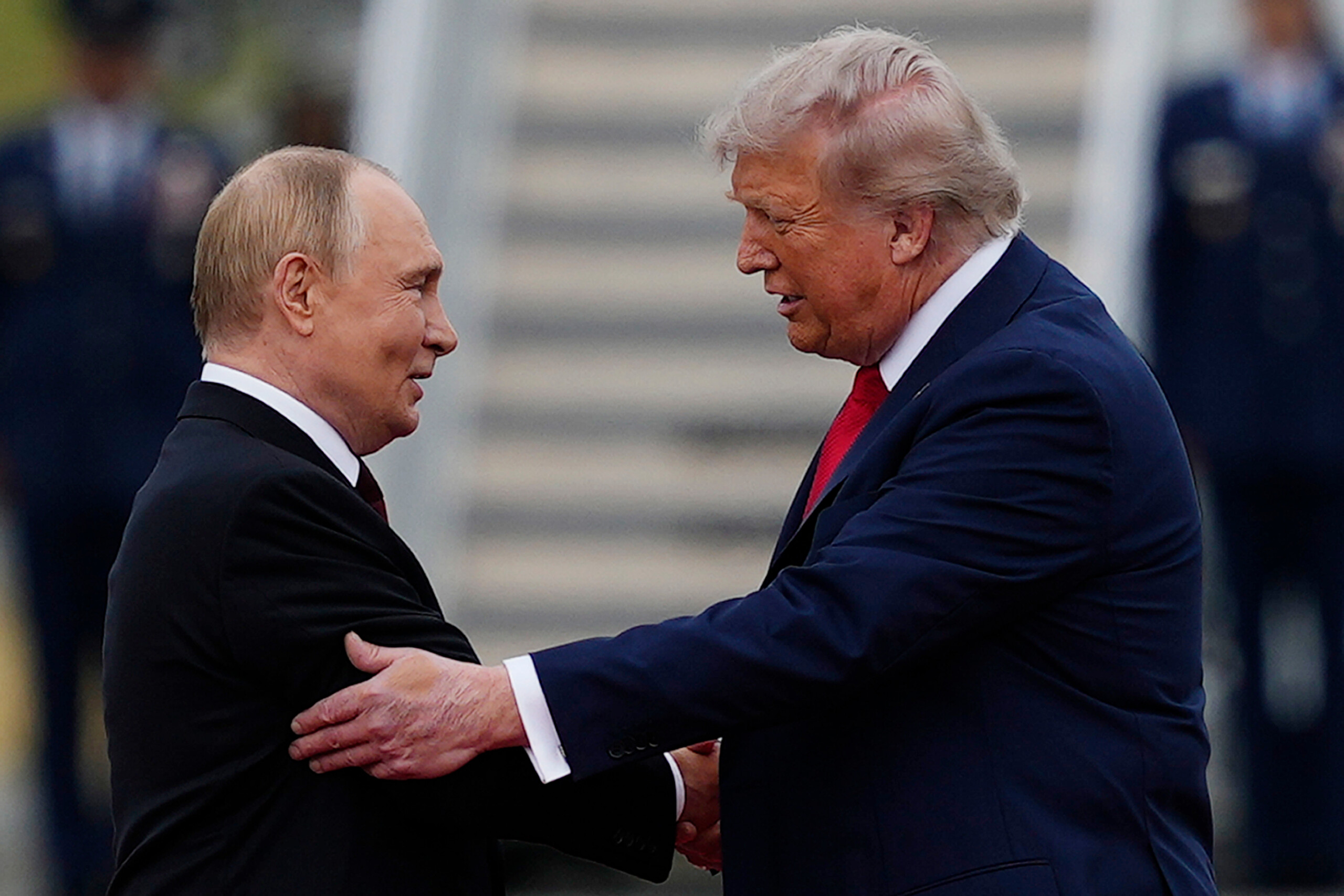 ukraine trump putin and zelensky should sort it out themselves scaled