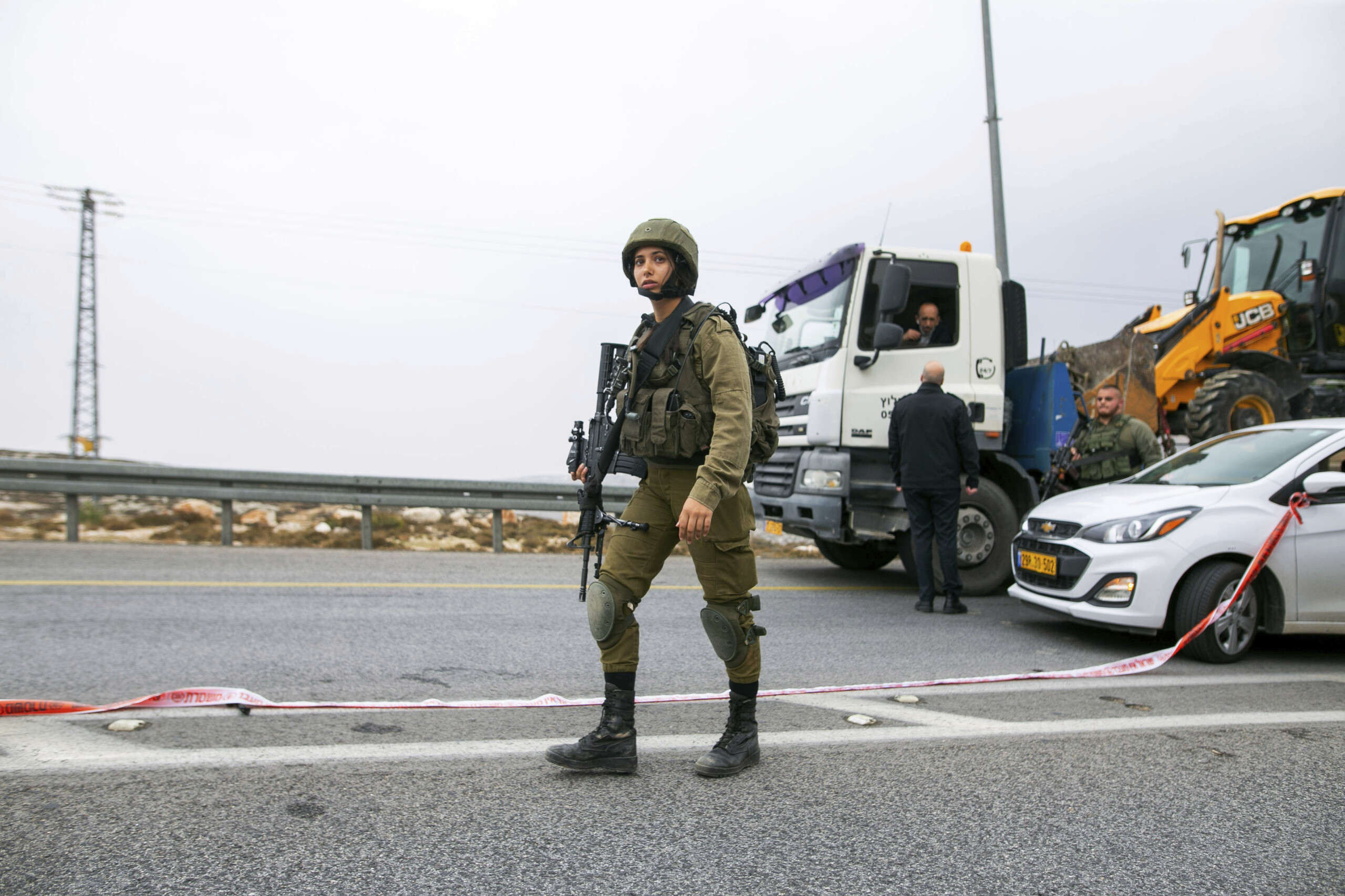 israel shooting in kochav yair 1 dead and 6 injured one suspect arrested scaled