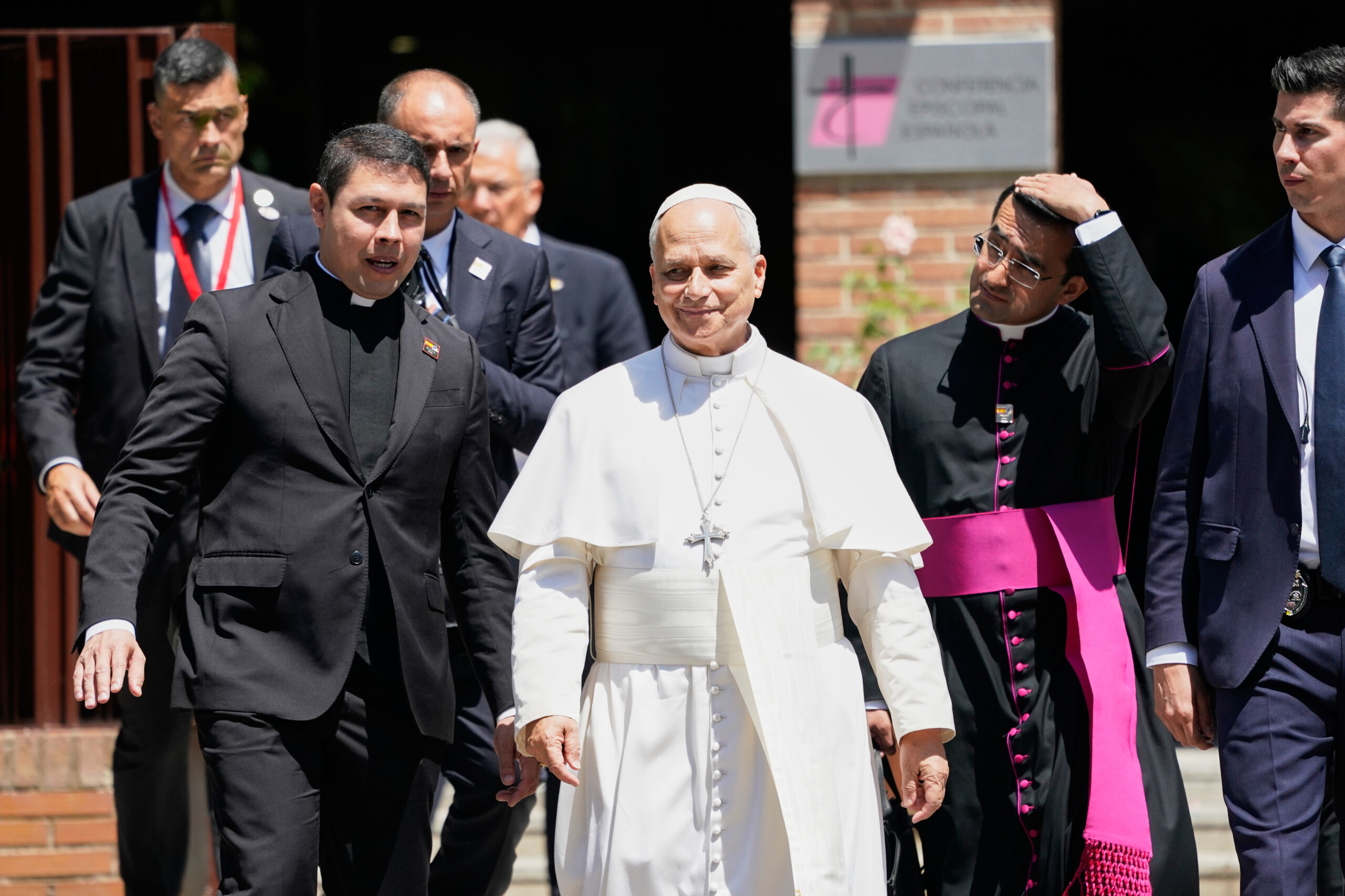 abuse victims outside the apostolic nunciature in madrid pope listen to us scaled