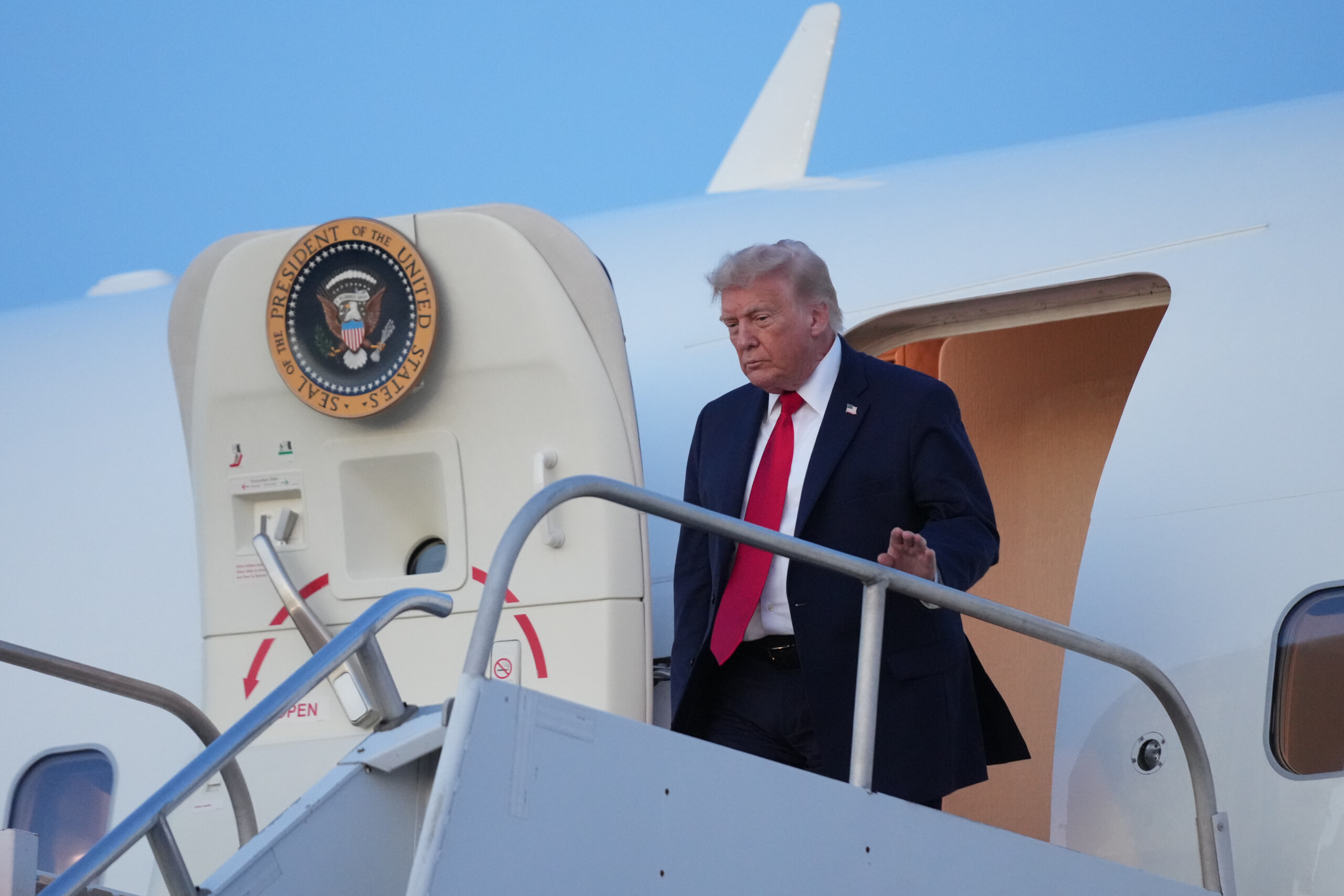 iran trump israel and tehran must immediately stop shooting scaled