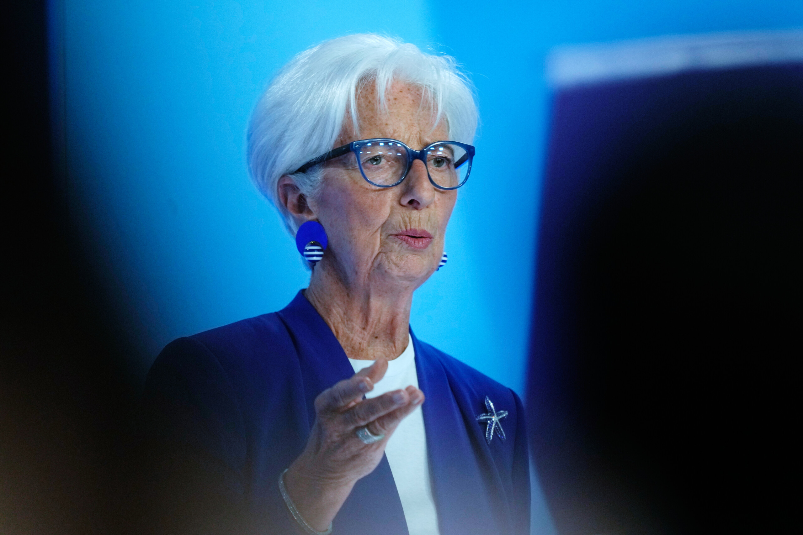 ecb lagarde decision to raise rates was unanimous and unreserved scaled