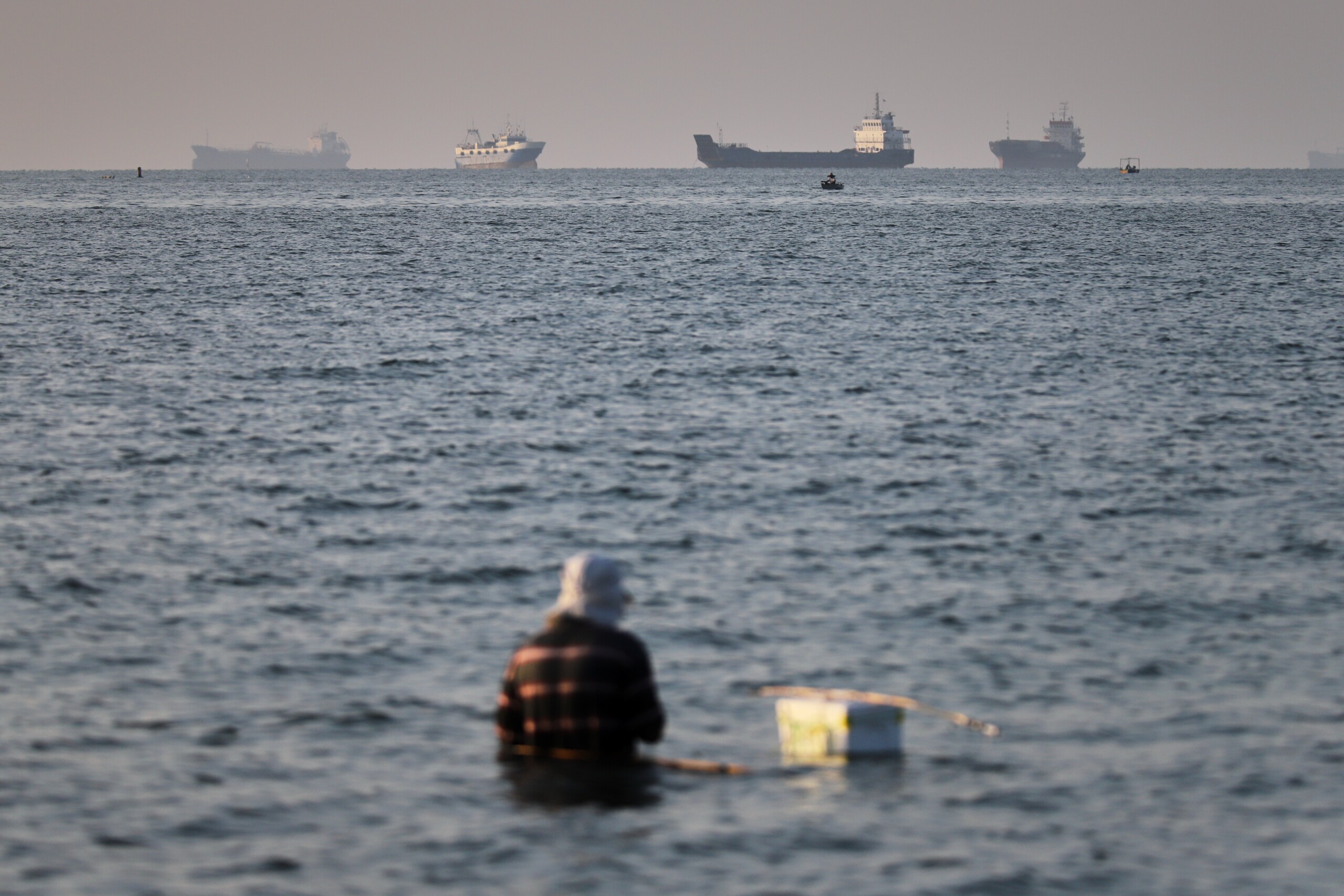 iran tehran strait of hormuz completely closed until further notice scaled