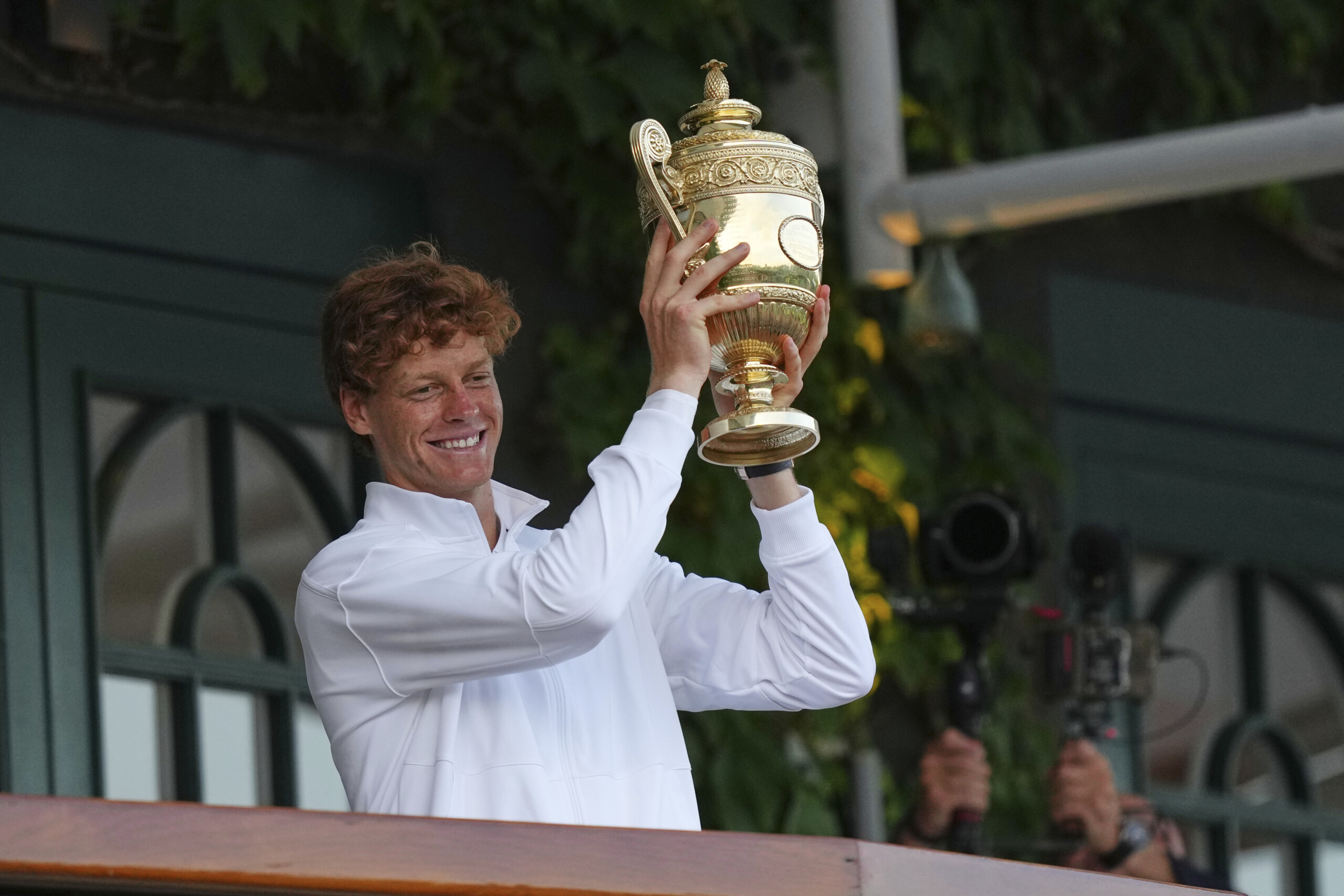 wimbledon record prize money over e4 million for the winners scaled