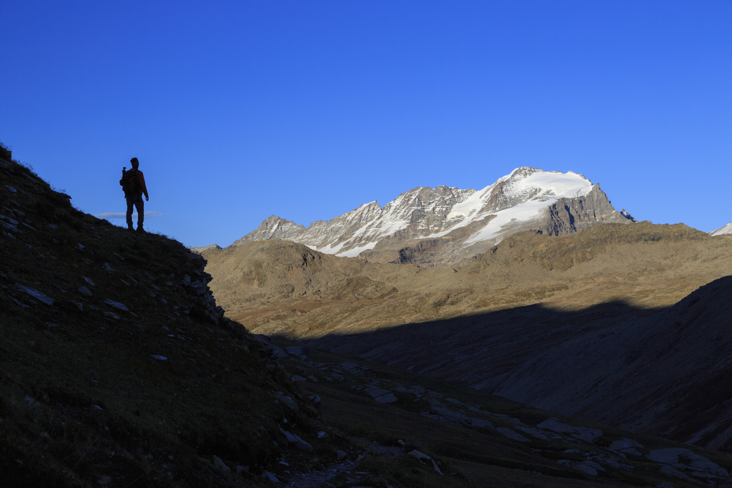 gran paradiso the recovery of the bodies of the three deceased mountaineers is currently underway scaled